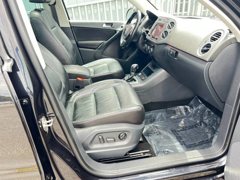 Used 2017 Volkswagen Tiguan Sport image 12