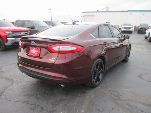 Used 2016 Ford Fusion SE image 4