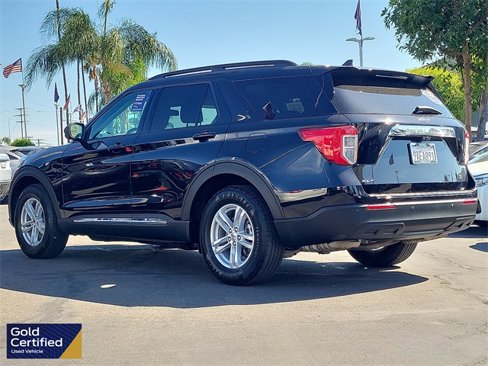 Certified 2022 Ford Explorer XLT image 2