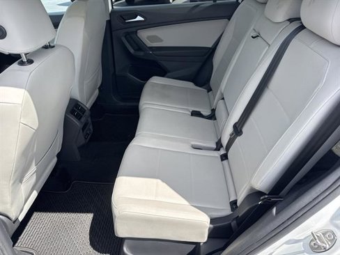 Used 2020 Volkswagen Tiguan SEL image 12