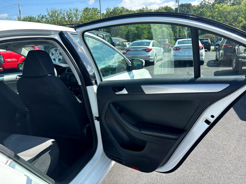 Used 2018 Volkswagen Jetta S image 17