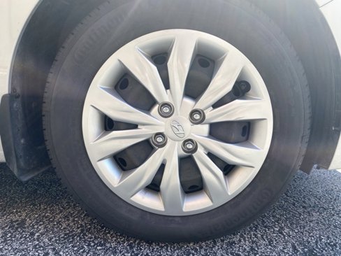 Used 2018 Hyundai Accent SE image 11