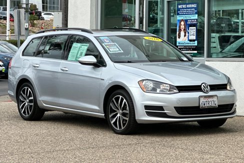 Used 2016 Volkswagen Golf Limited Edition image 2