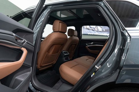 Used 2021 Audi e-tron Premium image 31