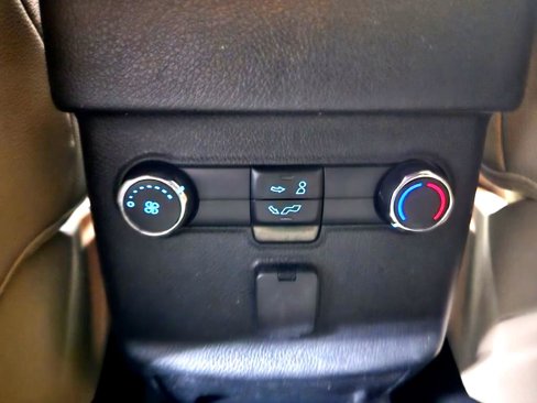 Used 2016 Ford Explorer XLT w/ Equipment Group 202A image 18