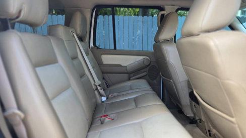 Used 2010 Mercury Mountaineer Premier image 31
