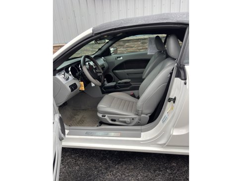 Used 2006 Ford Mustang GT image 9