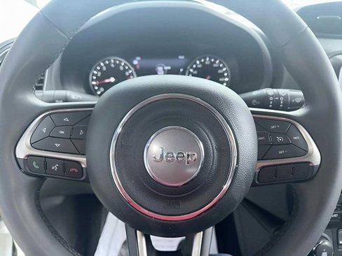 Used 2022 Jeep Renegade Latitude image 9