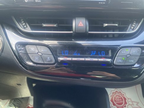 Used 2018 Toyota C-HR XLE image 23
