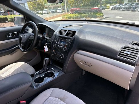 Used 2019 Ford Explorer FWD image 15