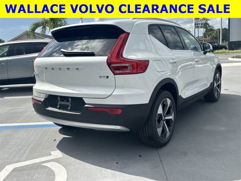 New 2025 Volvo XC40 B5 Core w/ Protection Package Premier image 7