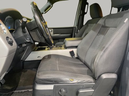 Used 2017 Ford Expedition XLT image 10