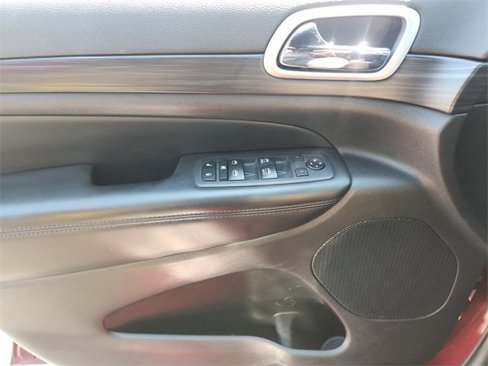 Used 2020 Jeep Grand Cherokee Altitude image 29