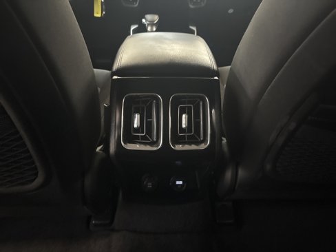 Used 2023 Kia Sorento LX image 18