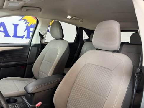 Used 2021 Ford Escape SE w/ SE Sport Appearance Package image 9