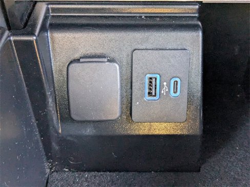 Used 2022 Ford Explorer XLT w/ Equipment Group 202A image 21