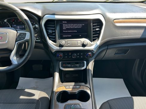Used 2023 GMC Acadia SLE image 21