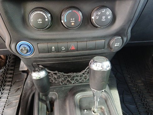Used 2012 Jeep Wrangler Unlimited Sport image 42