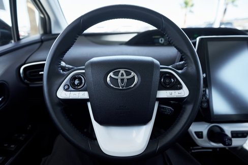 Used 2018 Toyota Prius Prime Premium image 34