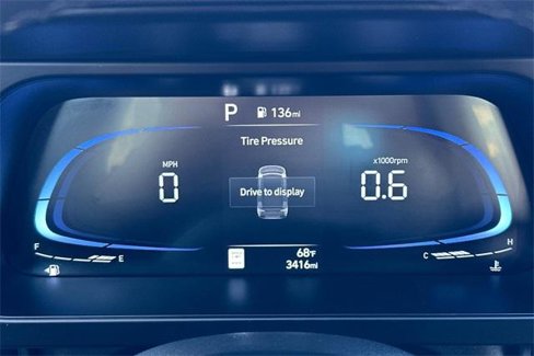 Used 2025 Hyundai Elantra Sport image 24