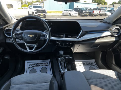 Used 2024 Chevrolet Trax LT w/ Driver Confidence Package image 8