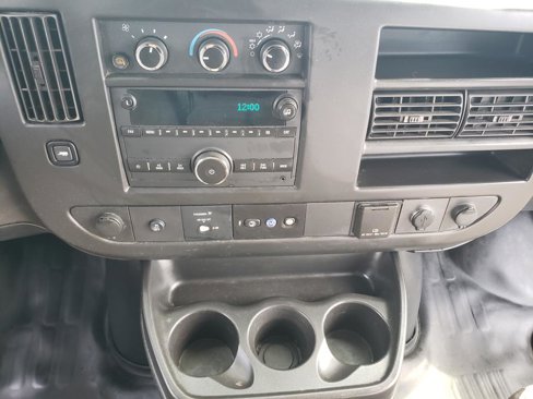 Used 2017 Chevrolet Express 2500 image 2