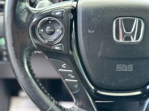 Used 2017 Honda Pilot Touring image 45