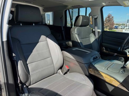 Used 2016 GMC Yukon Denali w/ Open Road Package image 32