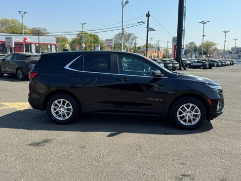 Used 2022 Chevrolet Equinox LT image 2