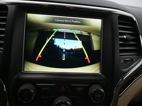 Used 2018 Jeep Grand Cherokee Limited image 26