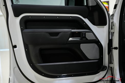 Used 2023 Land Rover Defender 110 X-Dynamic SE image 41