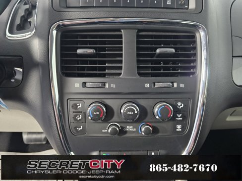 Used 2013 Dodge Grand Caravan SE image 21