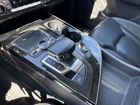 Used 2019 Audi Q7 3.0T Prestige w/ Prestige Package image 26