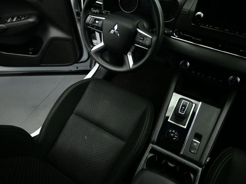 Used 2022 Mitsubishi Outlander ES image 7