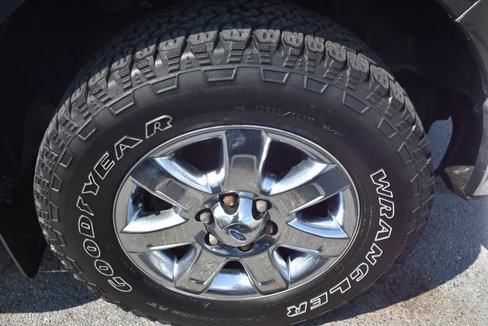 Used 2013 Ford F150 XLT w/ XTR Pkg image 32