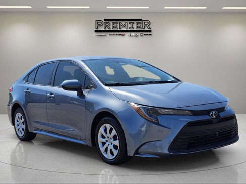 Used 2024 Toyota Corolla LE image 3
