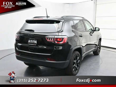 Used 2023 Jeep Compass Latitude w/ Convenience Group image 3