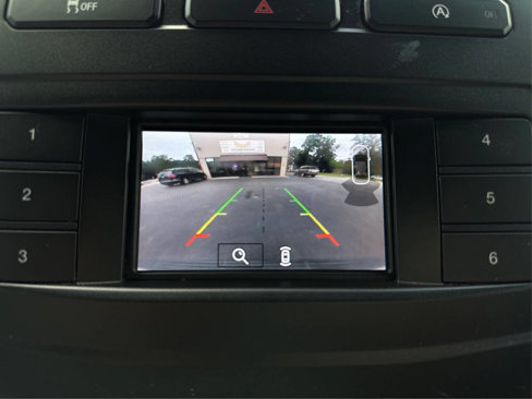 Used 2018 Ford Expedition XLT image 32