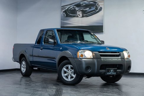 Used 2002 Nissan Frontier XE image 1