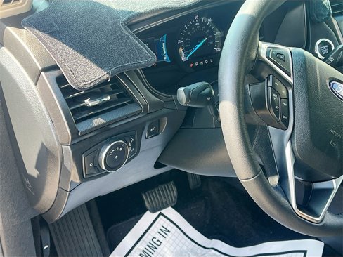 Used 2018 Ford Fusion SE w/ Equipment Group 601A image 10
