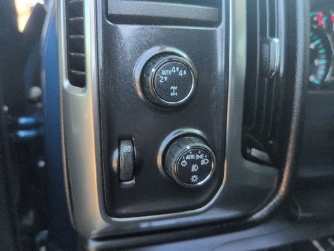 Used 2018 Chevrolet Silverado 1500 LT w/ LT Eassist Package image 19