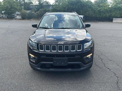 Used 2020 Jeep Compass Latitude image 2