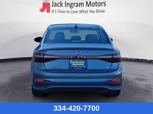 New 2025 Volkswagen Jetta SE image 4