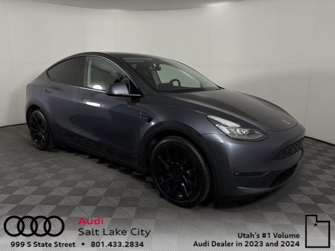 Used 2022 Tesla Model Y Long Range image 1