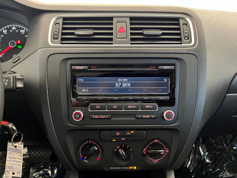 Used 2014 Volkswagen Jetta S image 17
