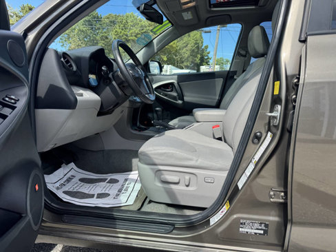 Used 2011 Toyota RAV4 Limited image 16