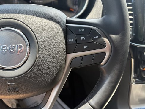 Used 2021 Jeep Grand Cherokee Laredo X image 32