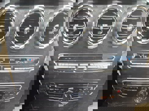 Used 2016 Mercedes-Benz C 300 4MATIC Sedan image 33