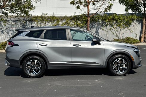 Used 2023 Kia Sportage LX image 3