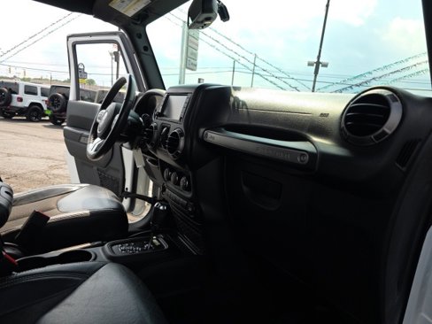 Used 2018 Jeep Wrangler Unlimited Sport image 37